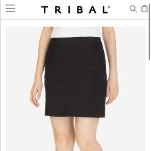 Tribal Fashion black pull-on skort with pockets